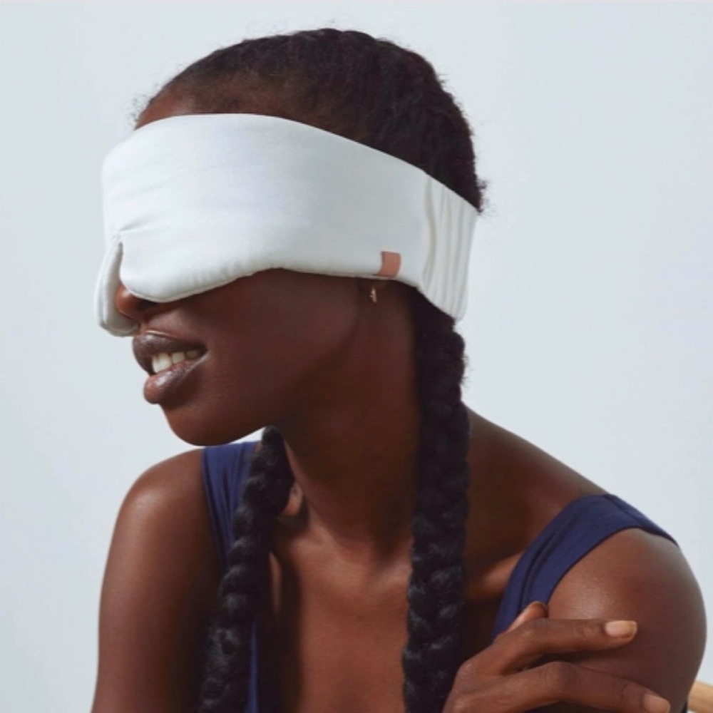 Lunya washable silk sleep mask - Picture 2 of 8